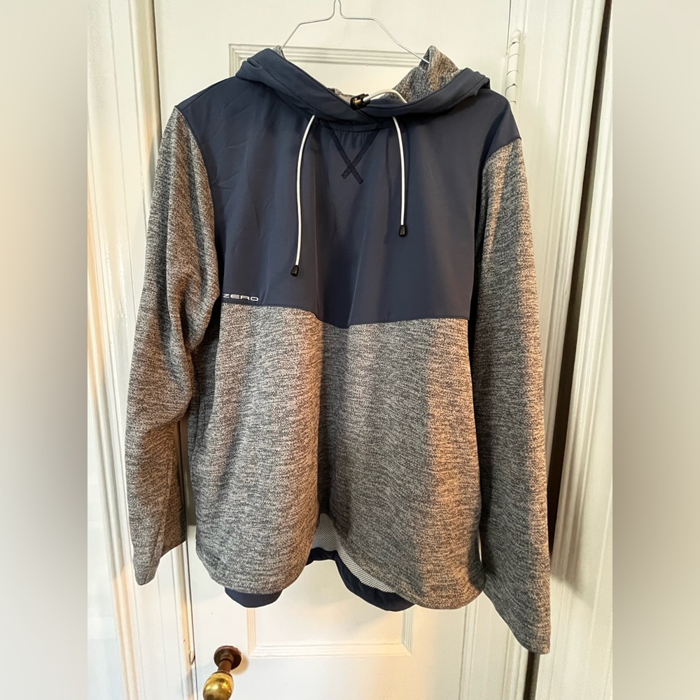 Excellent used zero restriction golf pullover XL